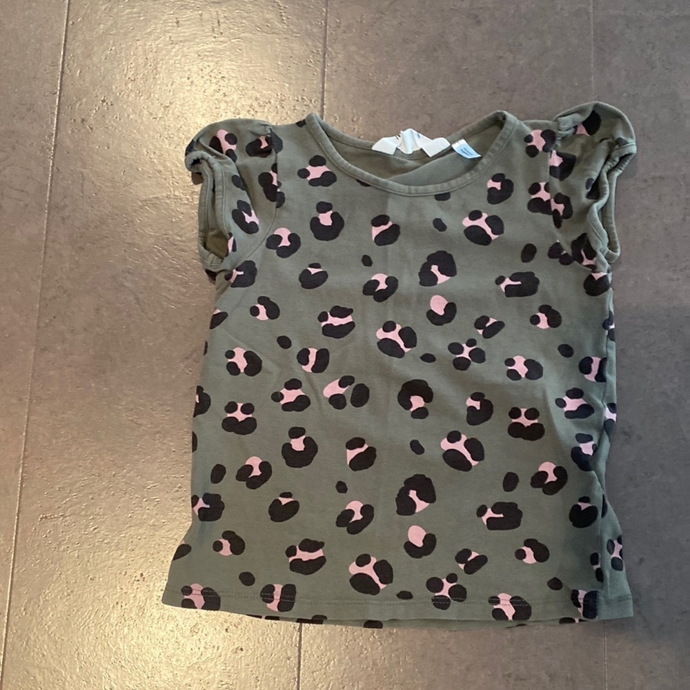 H&m camo T-shirt 2-4 years
